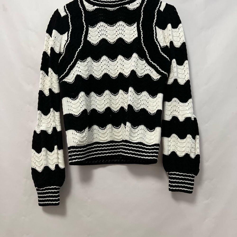 WRONG SIZE OF RIGHT SWEATER SIZE 1 - Picture 2 of 7